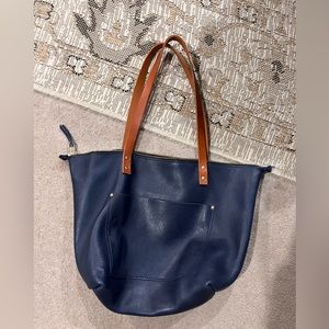 Portland Leather Goods large navy tote with tanadles and a zipper